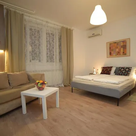 Cloud Downtown Apartment Belgrad Exteriör bild